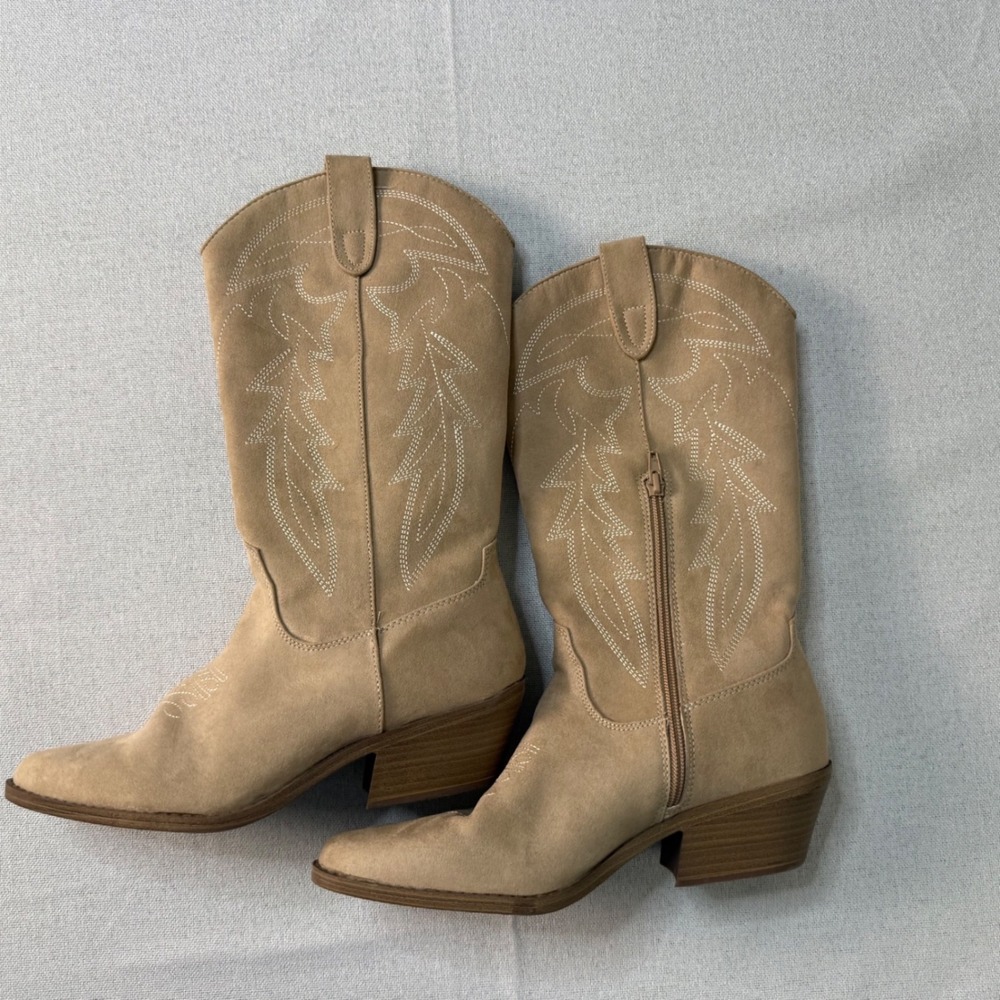 Womens Tan Faux Suede Western Cowboy Boots Size 9 Pointed Toe Zip No Boundaries